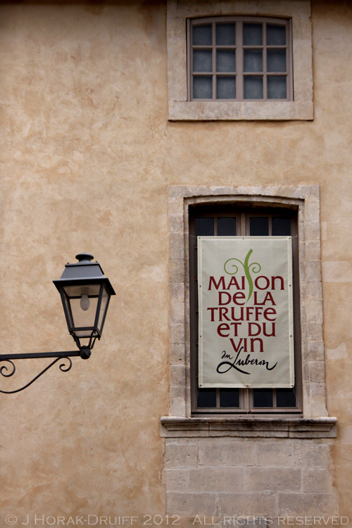 Post image for Visiting the Vaucluse: La Maison de la Truffe et du Vin, Menerbes