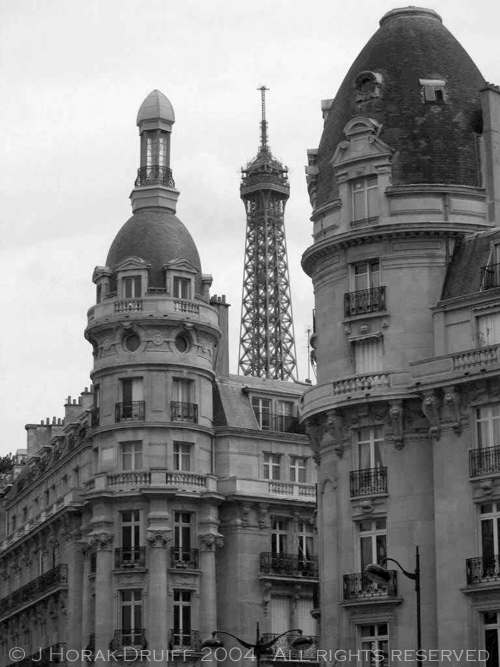 Paris Eiffel © J Horak-Druiff 2004