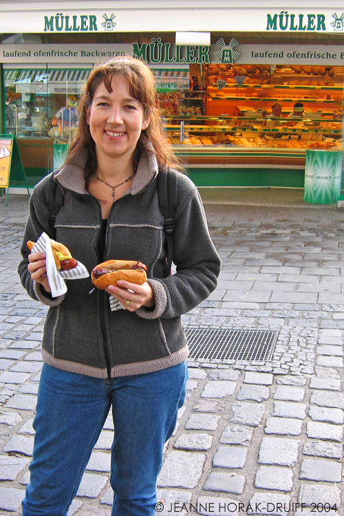 Eating streetfood in Munich