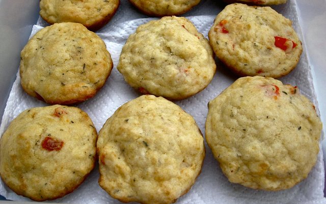 Peppadew parmesan muffins