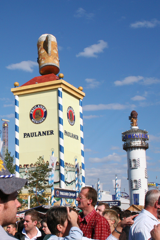 Munich-Oktoberfest-Paulaner-Lowenbrau © J Horak 2019