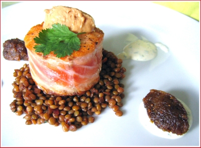 Salmon tournedos on lentils