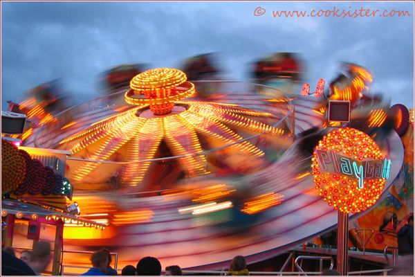 MunichOktoberfestFunfair © J Horak 2006