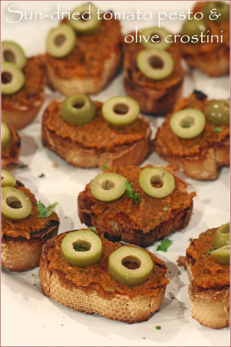 Sun-dried tomato crostini