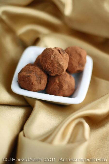 ChocolateOrangeTruffles © J Horak-Druiff 2011