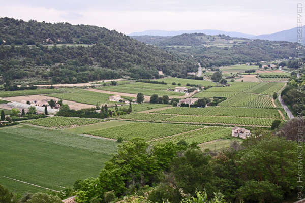 Menerbes valley view © J Horak-Druiff 2012