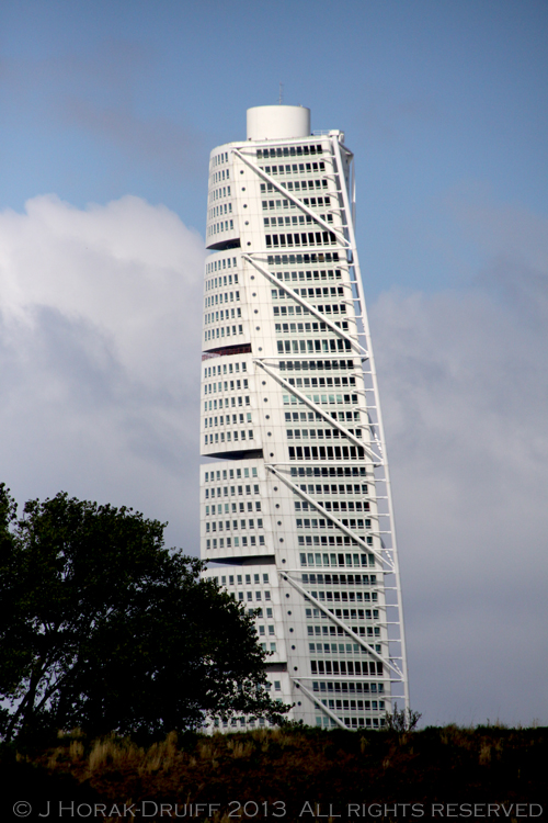 MalmoTurningTorso2 © J Horak-Druiff 2013