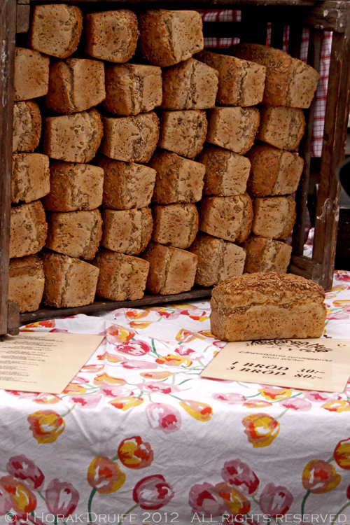 Malmo farmers market bread 1 © J Horak-Druiff 2012