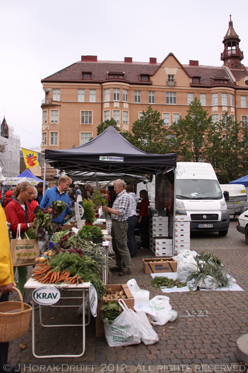 Malmo farmers market stalls 2 © J Horak-Druiff 2012
