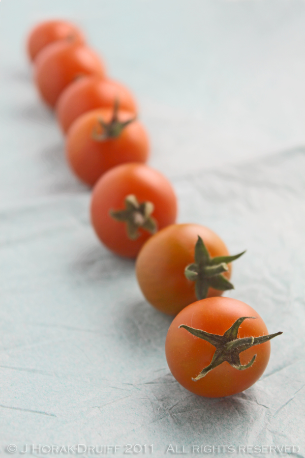 7 Links title tomatoes © J Horak-Druiff 2011