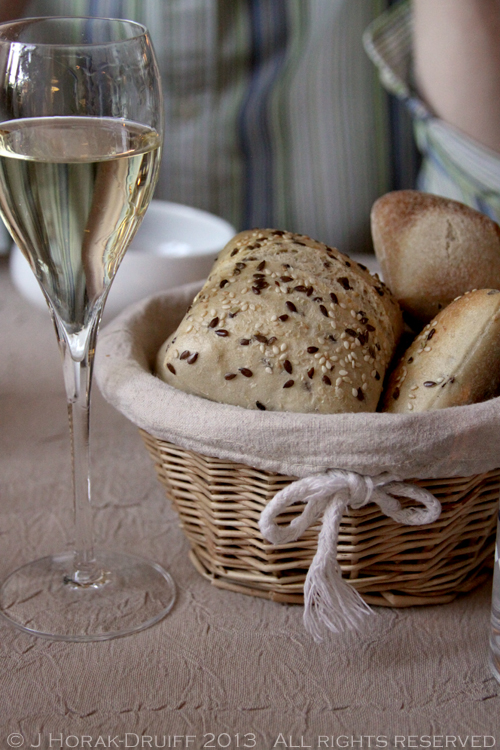 Chateau de Mazan bread © J Horak-Druiff 2013