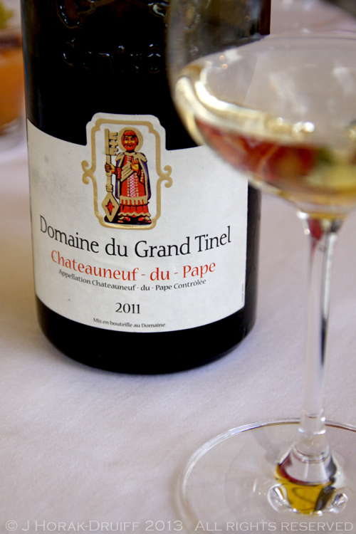 ChateauNeufDuPapeWhite1 © J Horak-Druiff 2013