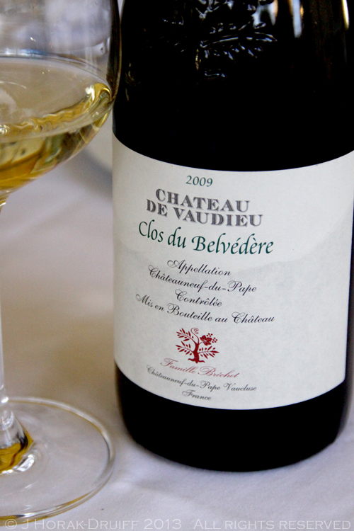 ChateauNeufDuPapeWhite2 © J Horak-Druiff 2013