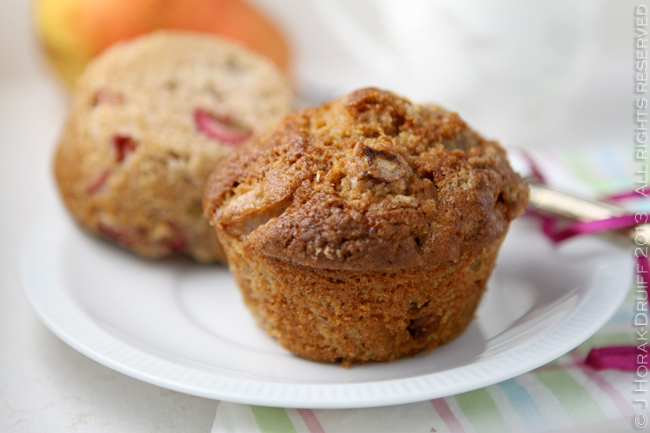 RhubarbPearMuffins2 © J Horak-Druiff 2013