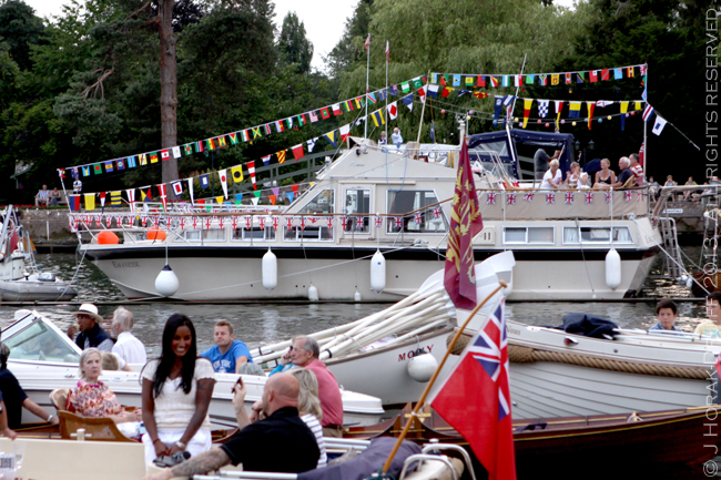 BMWHenleyFestivalBuntingBoat © J Horak-Druiff 2013