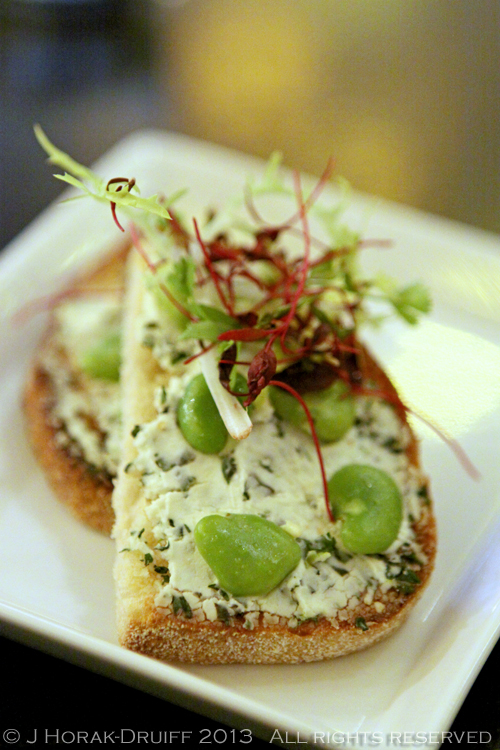 AndazGoat'sCheeseCrostini  