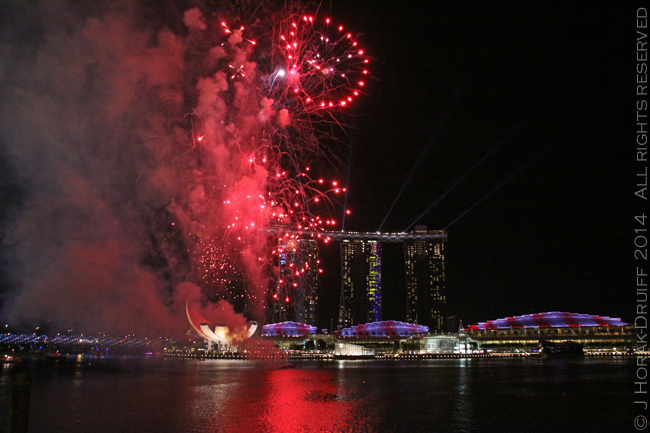 SingaporeF1Fireworks © J Horak-Druiff 2014