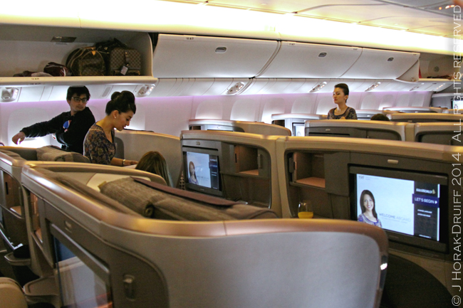 SingaporeAirlinesBoeing777BusinessClassCabin