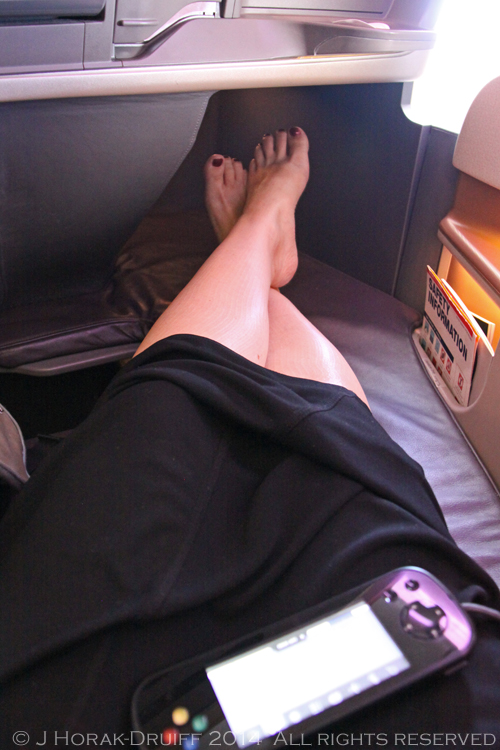 SingaporeAirlines777BusinessClassFootrest