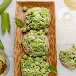 Easy peasy 3-ingredient smashed pea, feta and mint crostini - add a touch of glamour to any dinner party with these fresh, delicious bites! | www.cooksister.com