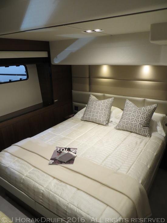 London-Boat-Show-Princess75-Bed2