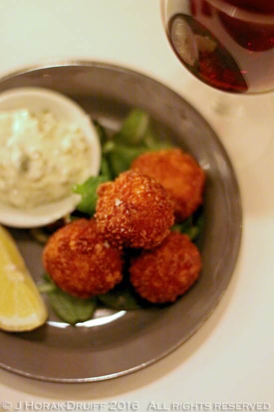 Anderson-and-Co-Crab-cakes