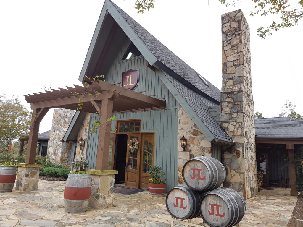 yadkin-valley-jolo-winery-tasting-room