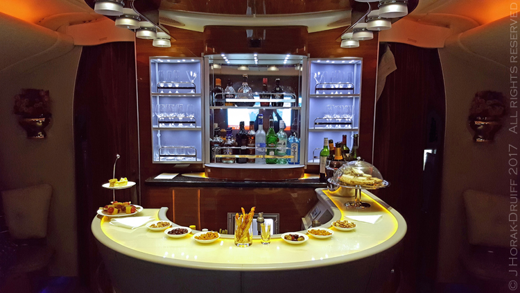 Emirates-A380-Bar_1 