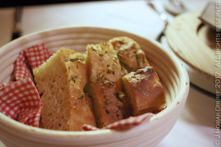 asthofAuwirtKitzbuehel1Bread