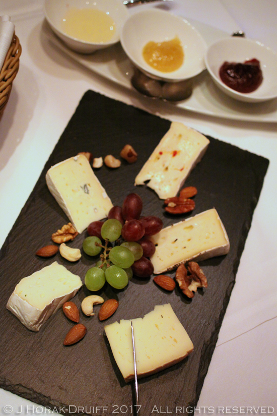 NeuwirtKitzbuehelCheeseboard