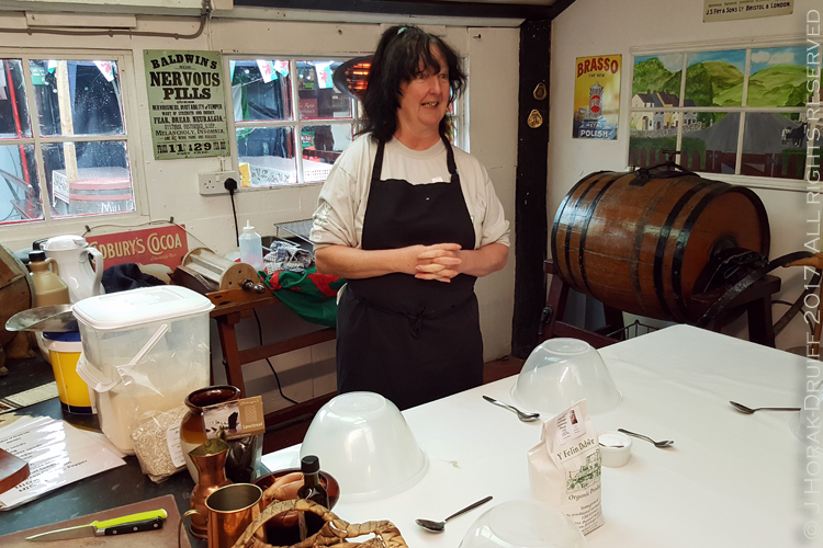 Wales-gower-heritage-centre-breadmaking1