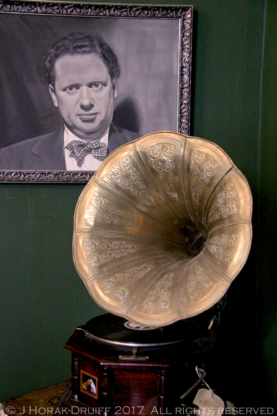 SwanseaDylanThomasHouseGramophone