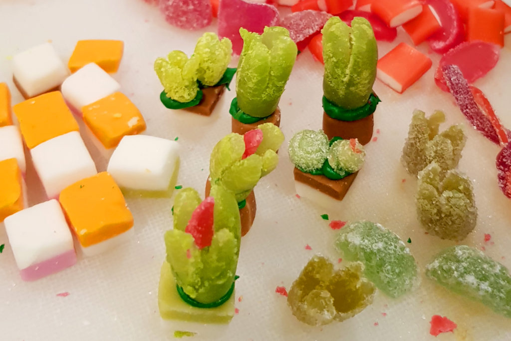 NEFF-gingerbread-house-bakeoff-succulents