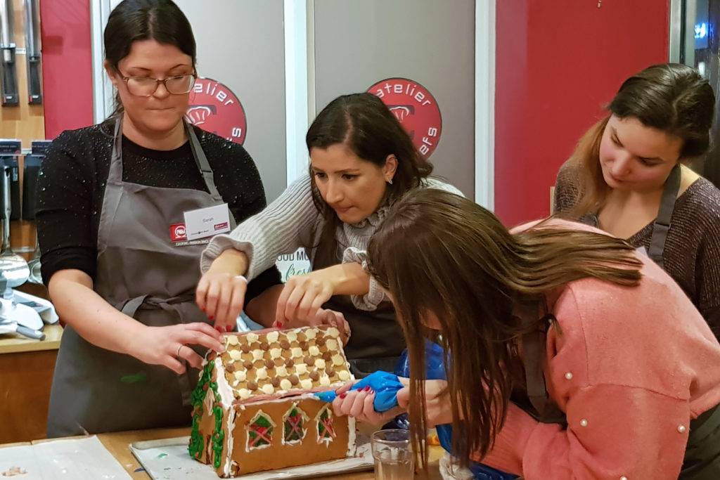 NEFF-gingerbread-house-bakeoff-roof3 