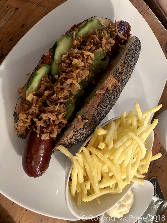 Basel-Caffee-1777-hotdog©Rosana_McPhee