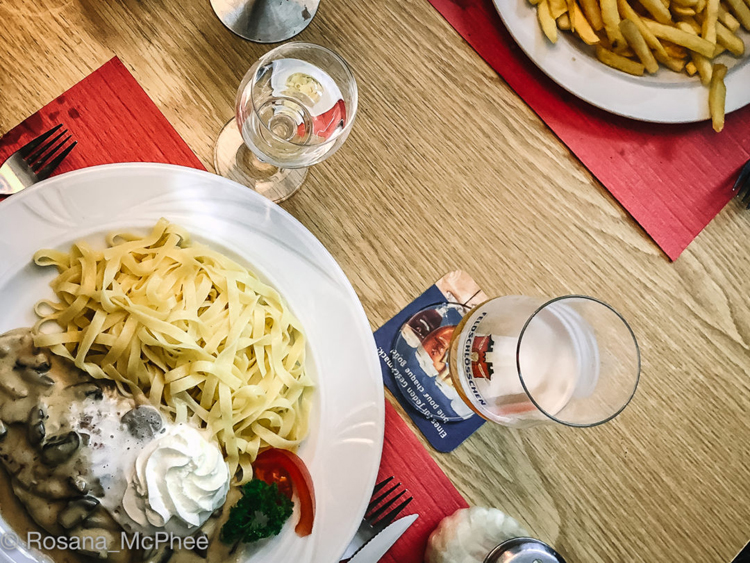Basel-restaurant-eintrach-©Rosana_McPhee