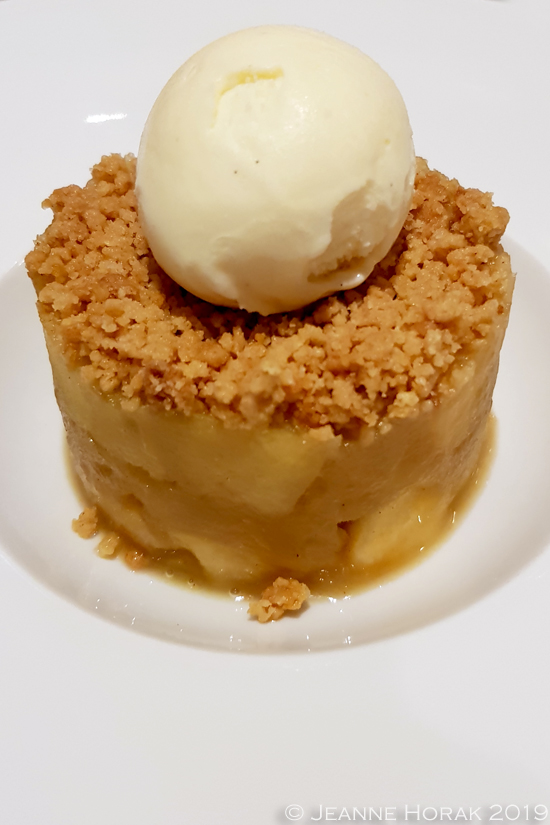Foyle-Hotel-apple-crumble 