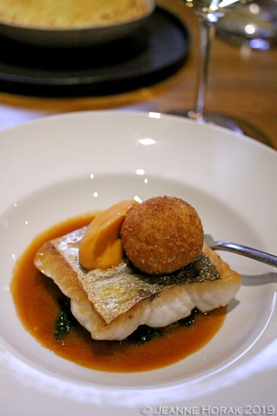 Foyle-Hotel-hake