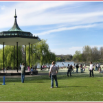 Easter 2007:  sushi in Regents park