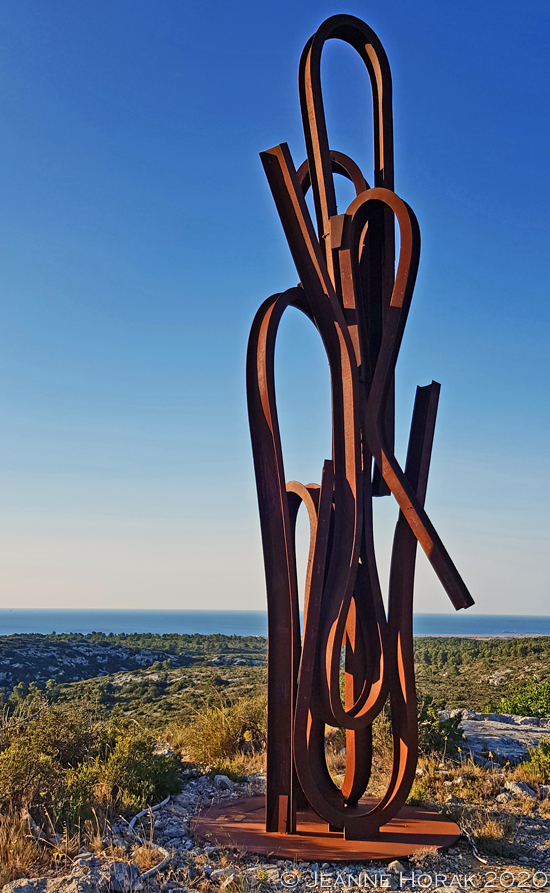 Gerard-Bertrand-Hotel-sculpture © Jeanne Horak 2020