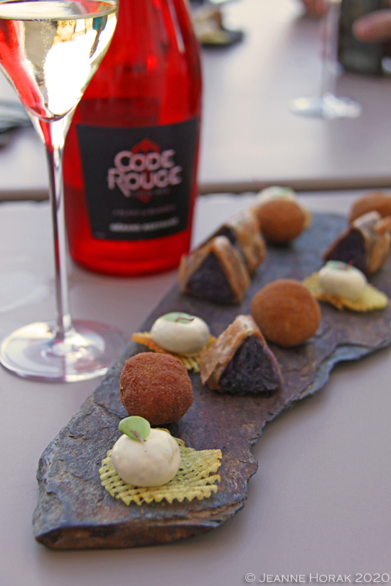 Gerard-Bertrand-canapes-2 © Jeanne Horak 2020