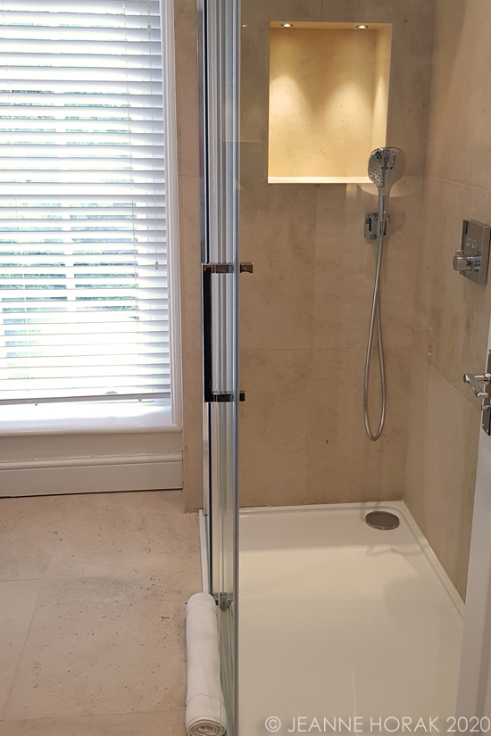 White HOrse Inn Galileo room shower