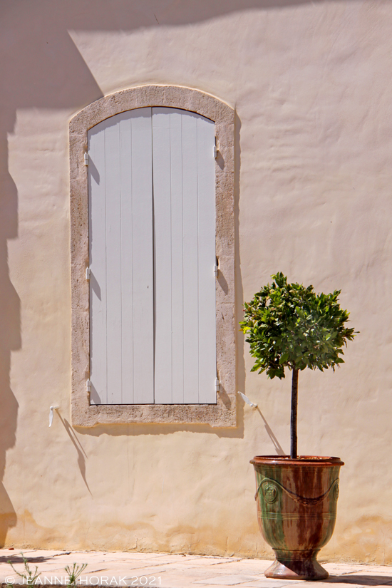 Domaine La Provenquiere doorway